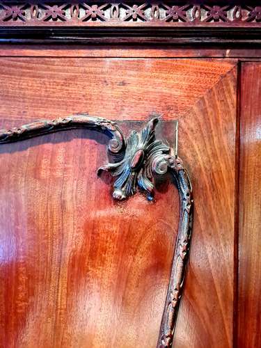 A George III Linen Press