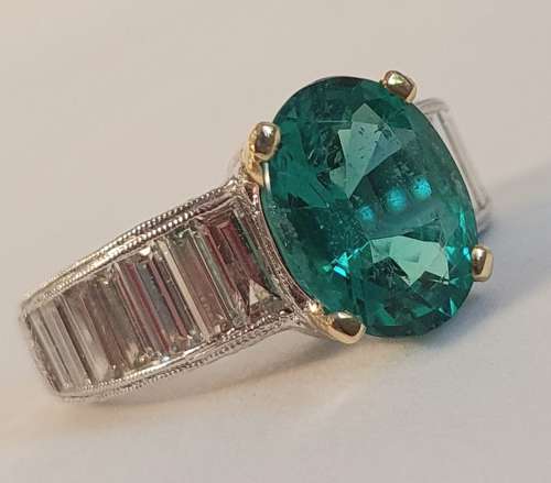 Single Stone Oval Emerald