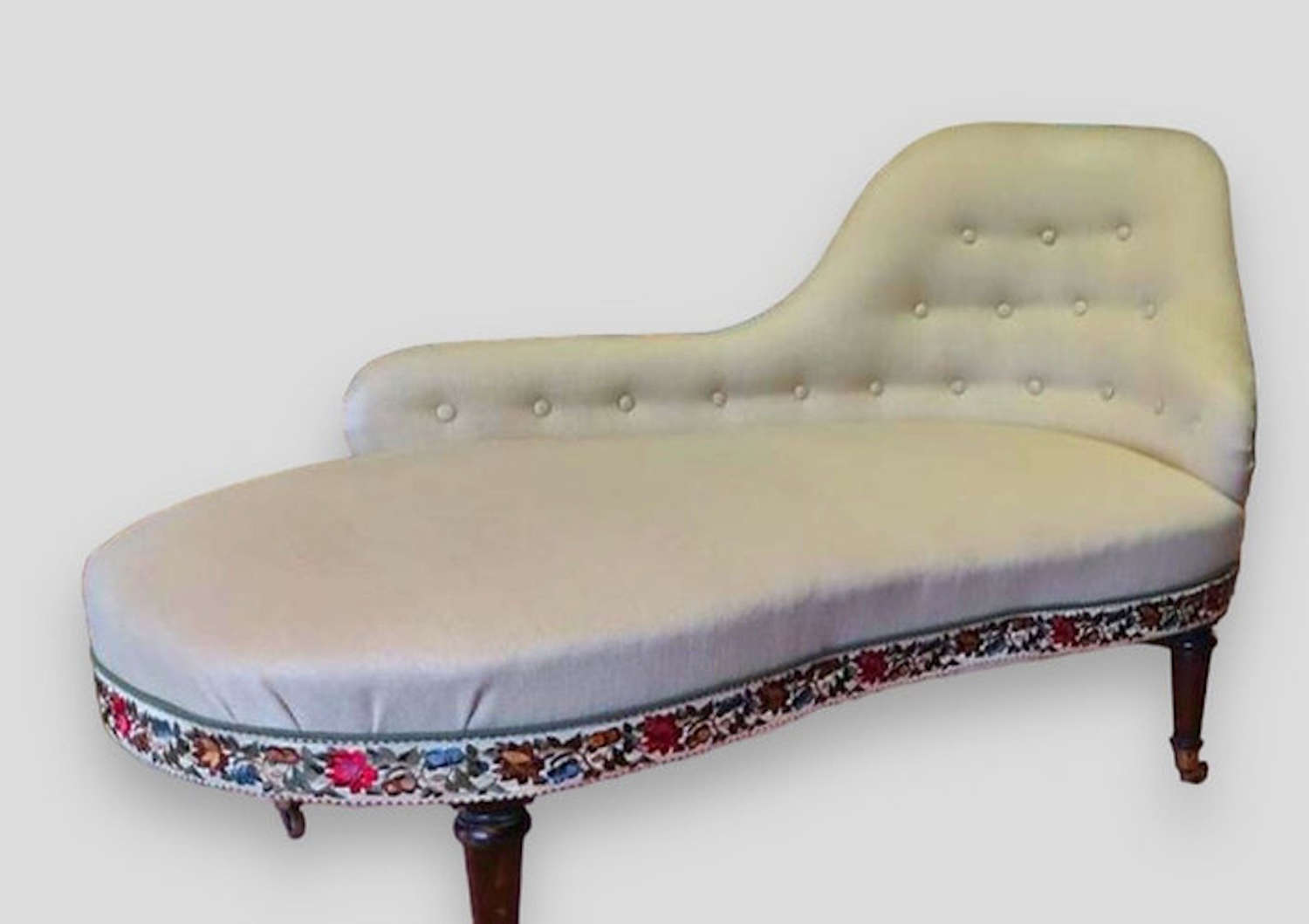 A Petite 1950's Chaise Longue in Colefax and Fowler material